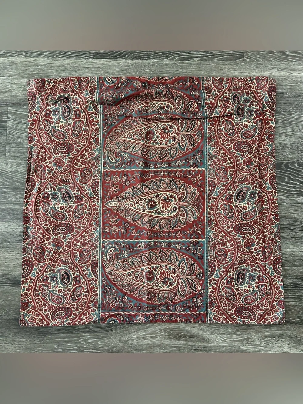 Pottery Barn Talia Paisley EURO Pillow Shams Cotton Percale 26x26 Red Set of 2